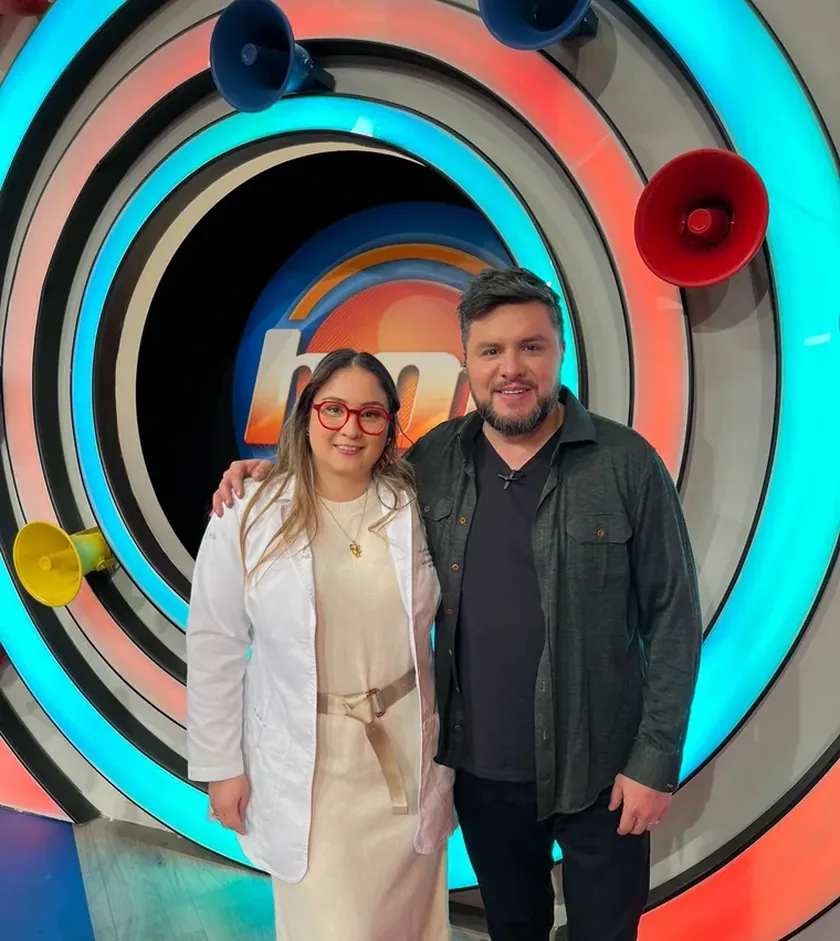 Dra. Leidy Díaz Villar, nefróloga, en una entrevista para televisión